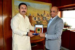 Chairman PQA presenting souvenir - 3